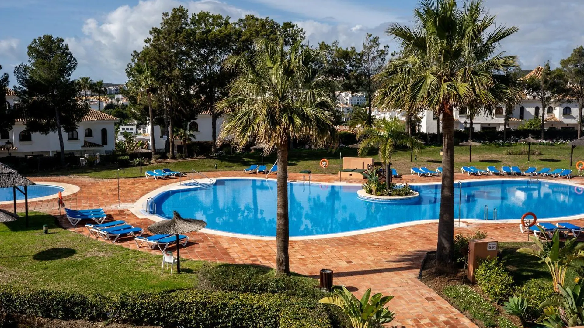 Sea View Apartment With Great Terrace And 4 Pools - Duquesa Suites 308 Manilva 0*,  Espanha